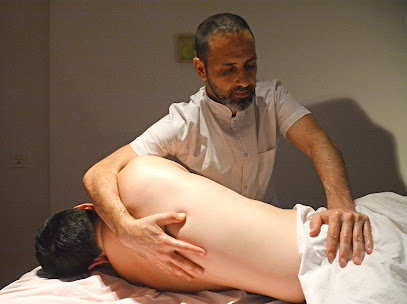 Masajes - Terapia Ayurveda - NADIS / Massage